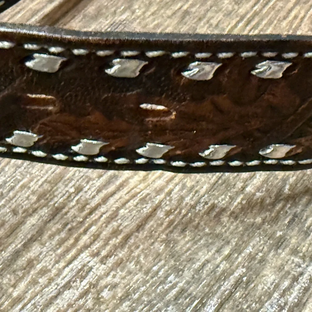 Brushy Creek M (36) NWT (partial) Cowhide vintage western Belt with Silver studs - Picture 12 of 14